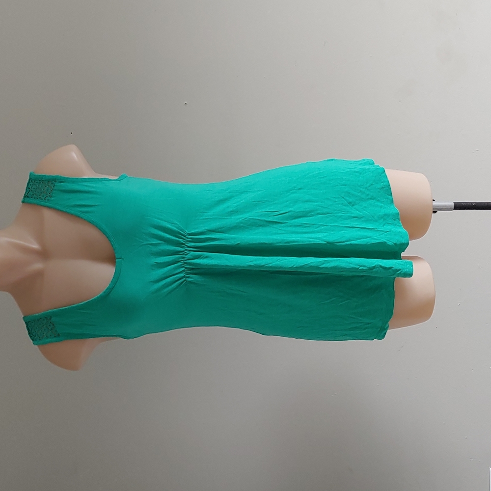 Old Navy maternity green geometric design lace shoulder sleeveless top